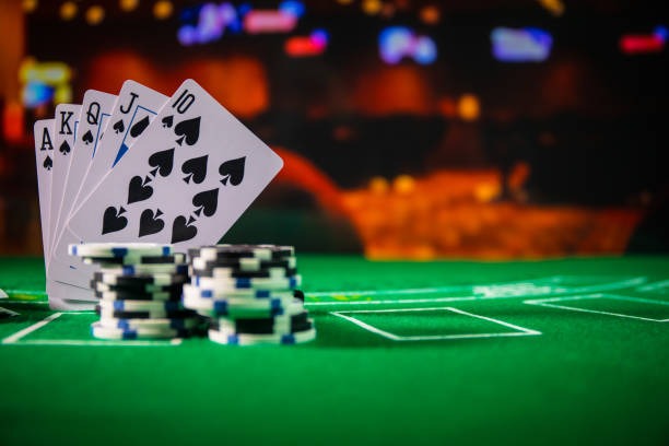 mentol slot platform interface showing slot games, live tables, and esports markets
